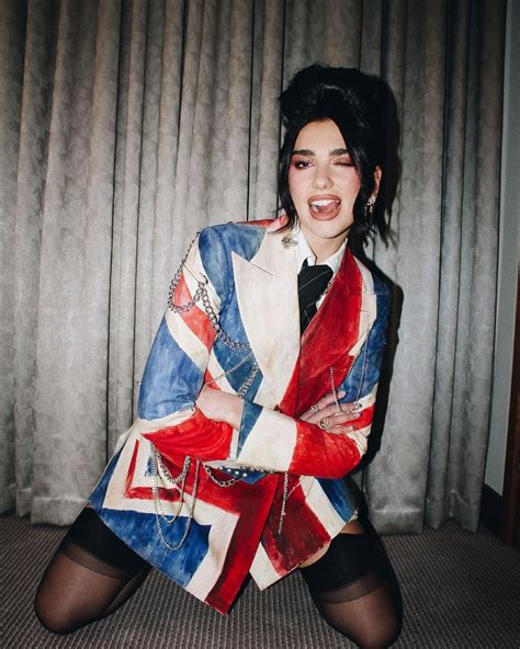 Dua lipa fappening - In 2015, Dua Lipa signed a contract with Warner Bros Records and soon released her first single. In December 2016, with the support of the magazine the Faderruen was filmed a documentary about the singer, See in Blue. In January 2017, Dua Lipa received the award EBBA Public Choice Award. 2 June 2017, the release of her album.